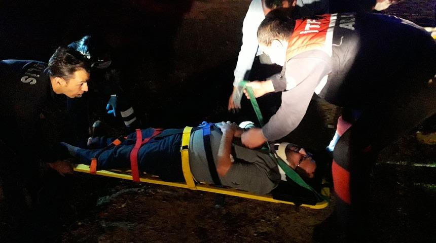 Adana'da feci kaza! Kafa kafaya çarpıştılar: Yaralılar var