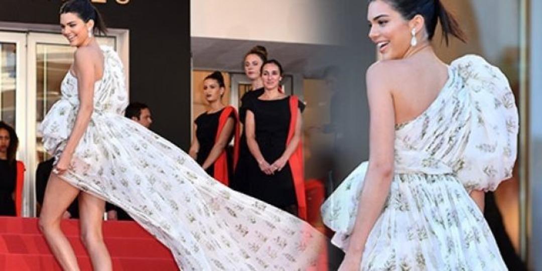 Kendall Jenner'ın kırmızı halıda 'frikik' savaşı!