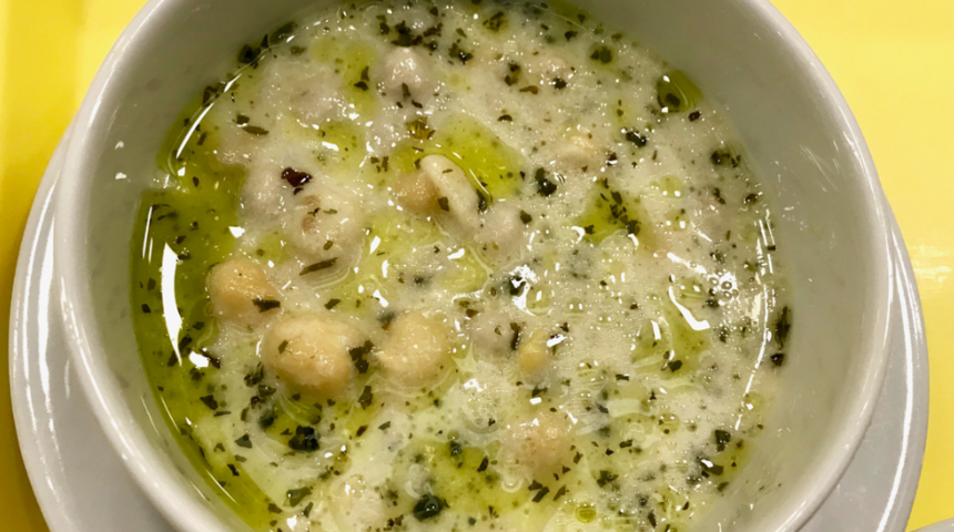 Hem göze hem mideye hitap ediyor: Şifa dolu lebeniye çorbası tarifi