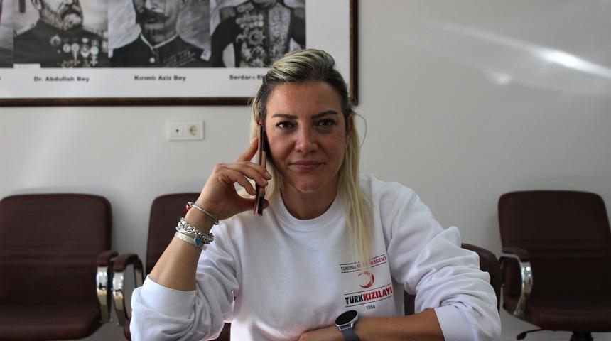 Enkaz altındaki Buse ile telefonla konuşan Kızılay g&ouml;revlisi, o anları anlattı