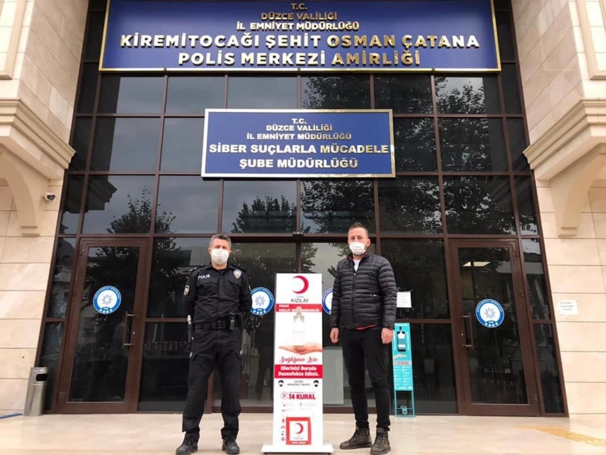 Kızılay&rsquo;dan Emniyet ve Adliyeye dezenfektan desteği