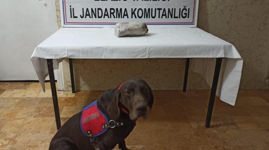 Ka&ccedil;an uyuşturucu tacirleri jandarmanın B planıyla yakalandı