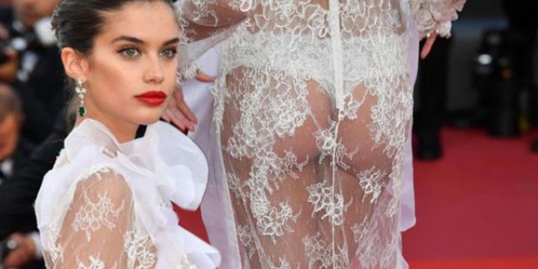 Geceye tangayla katıldı