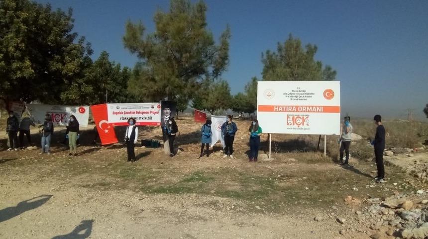 &Ccedil;ocuk Komitesi &uuml;yesi &ccedil;ocuklar fidan dikti