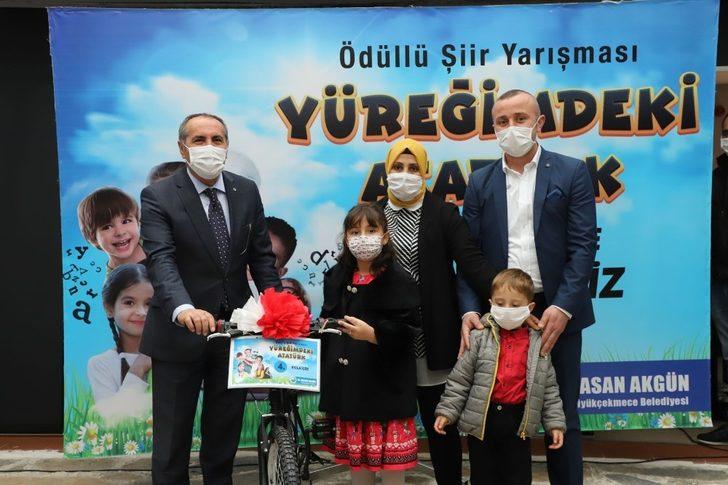 Yüreklerinde yaşattıkları Atatürk’ü şiirle anlattılar G1