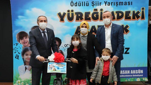 Yüreklerinde yaşattıkları Atatürk’ü şiirle anlattılar