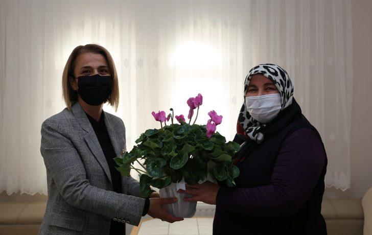 Vali Becel şehit ve gazi ailesini ziyaret etti G1