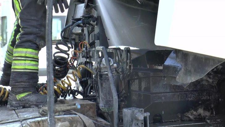 Seyir halindeki tır alevlere teslim oldu G3