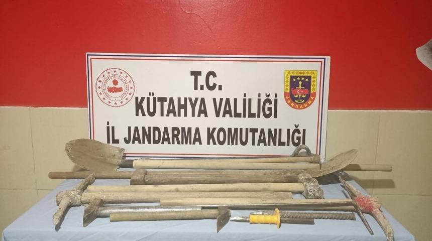 Kütahya’da jandarmadan definecilere suçüstü