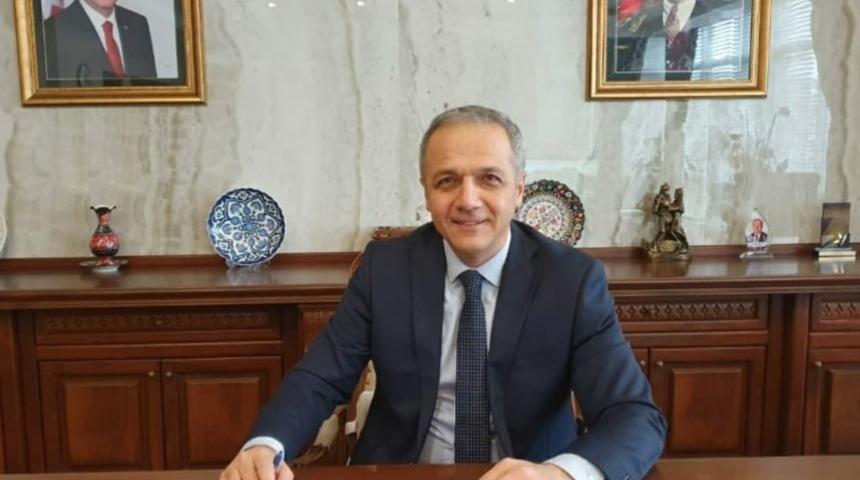 Koronayı yenen Başkan &Uuml;&ccedil;ok g&ouml;revine d&ouml;nd&uuml;