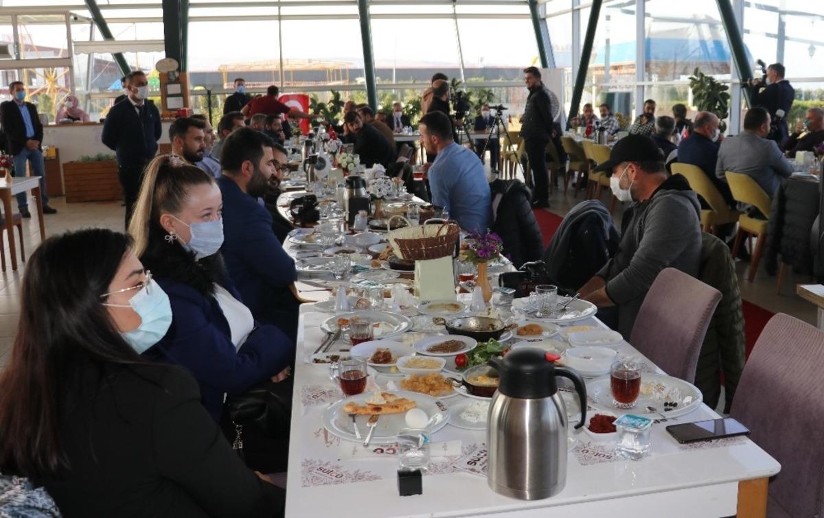 Başkan Vekili Aslan: &ldquo;Kırsal kesimde semt sahaları yapmak hep hayalimdir&rdquo;