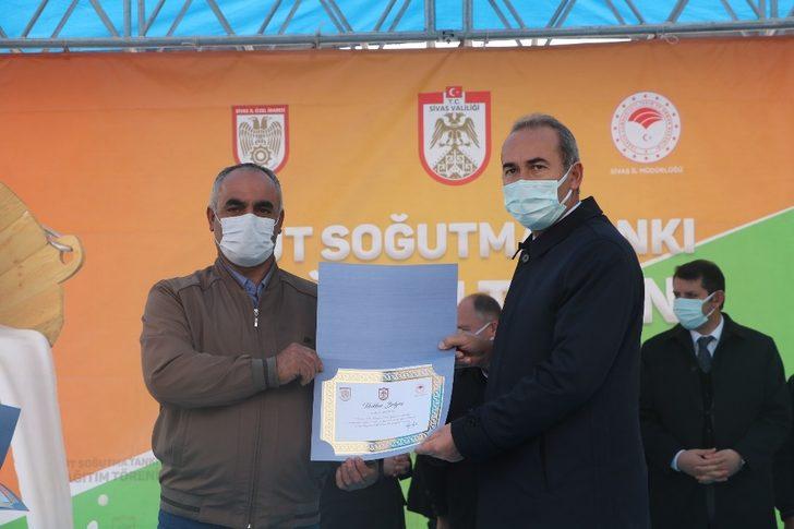 50 çiftçiye süt soğutma tankı dağıtıldı G4