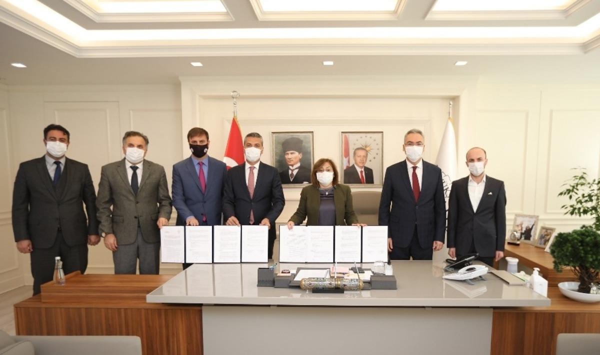 Gaziantep&rsquo;te T&uuml;rkiye&rsquo;ye y&ouml;n veren gen&ccedil;ler yetiştirilecek