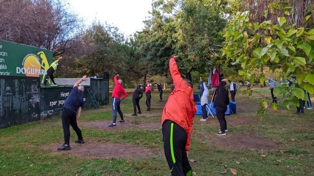 Büyükşehir’den fiziksel mesafeli sabah sporu