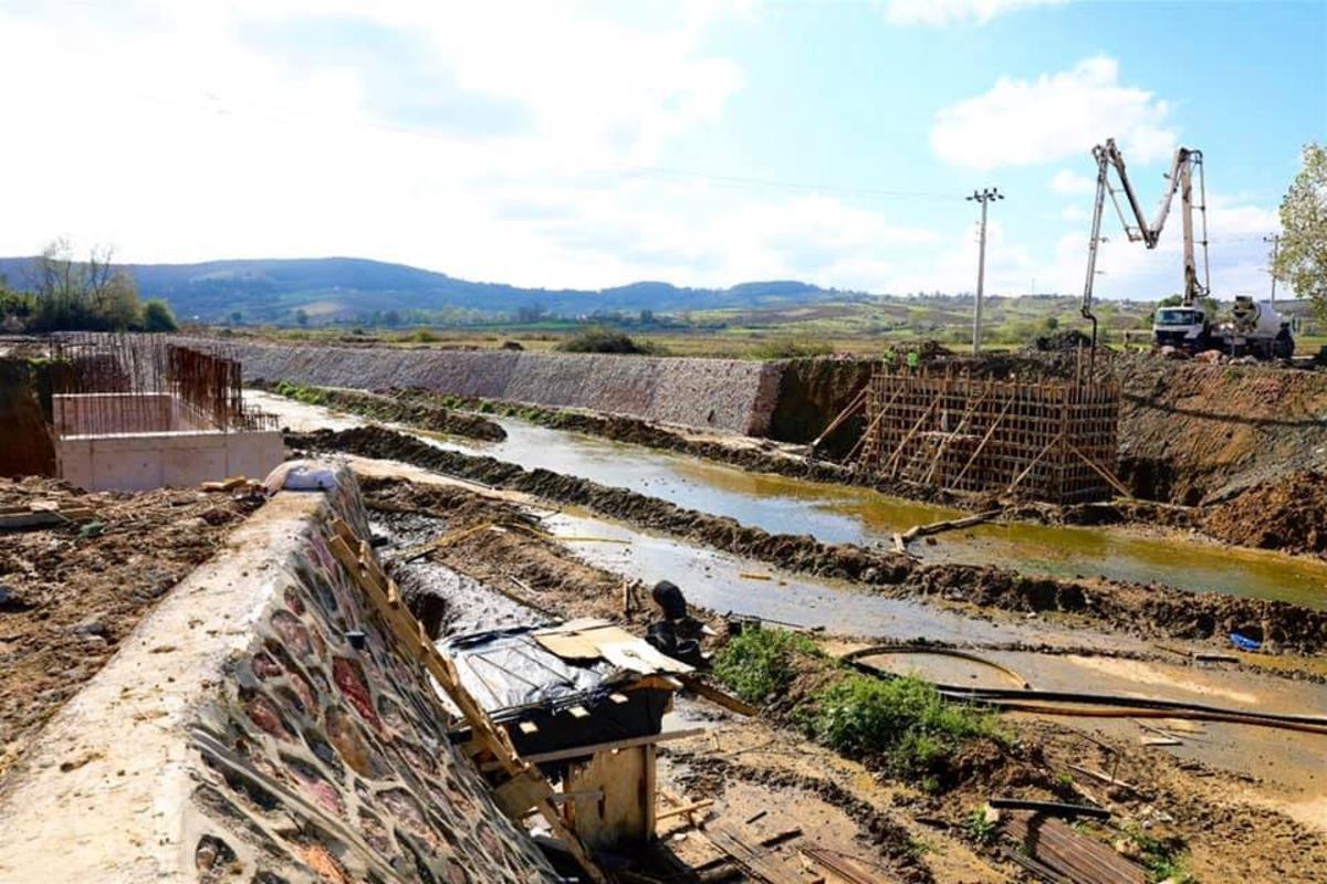 K&ouml;rfez&rsquo;de ıslah ve k&ouml;pr&uuml; yapım &ccedil;alışmaları devam ediyor
