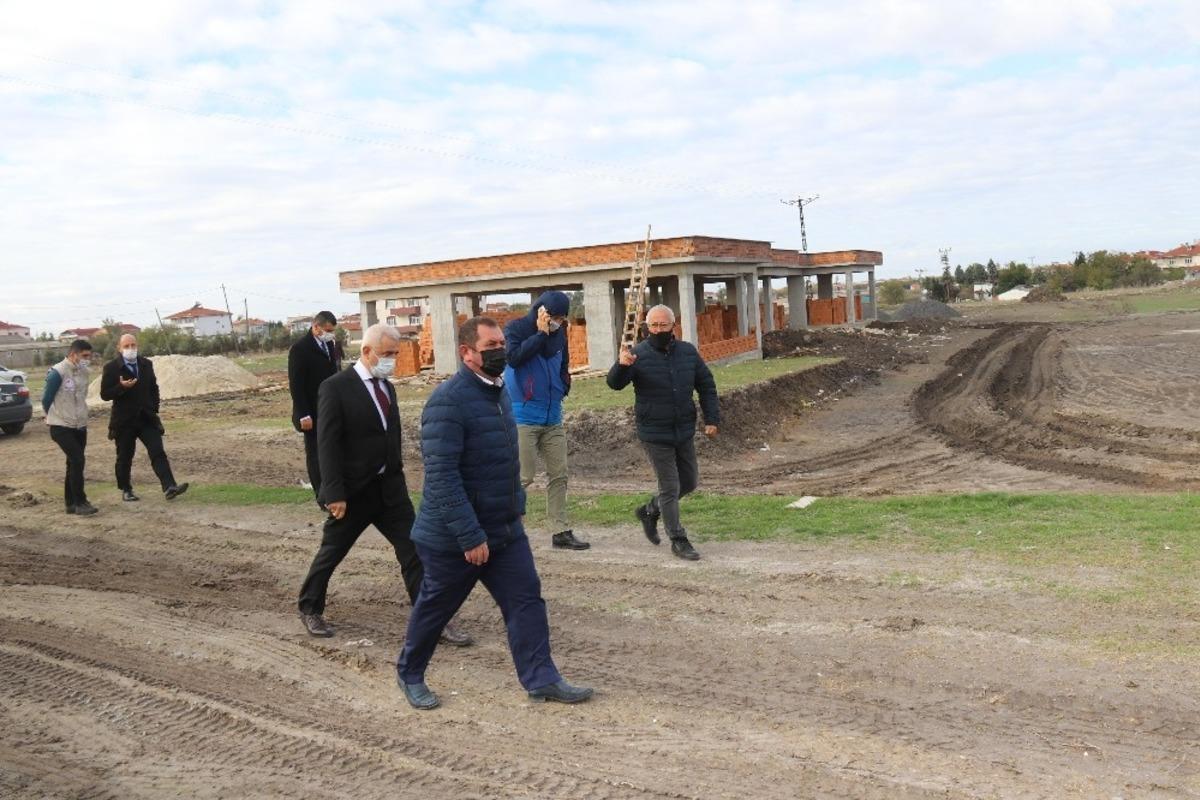 Vakıflar Spor Kompleksi&rsquo;nin yapımı s&uuml;r&uuml;yor