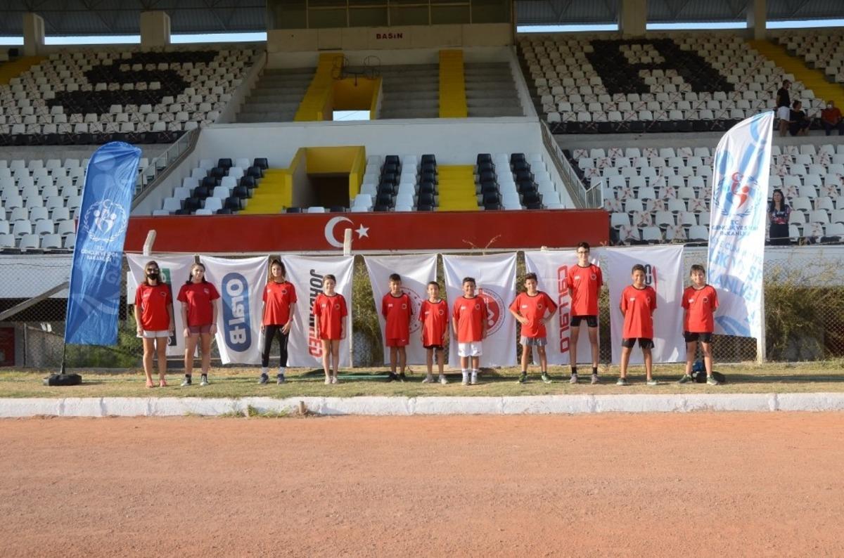 Kuşadası Belediyespor Triatlon takımından b&uuml;y&uuml;k başarı