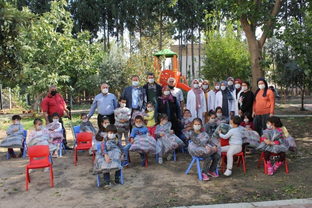 Minik Kur&rsquo;an Kursu &ouml;ğrencilerden y&uuml;rekleri ısıtan kampanya