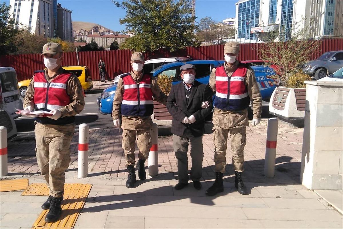 Elazığ'da tren raylarını &ccedil;alan hırsız su&ccedil;&uuml;st&uuml; yakalandı