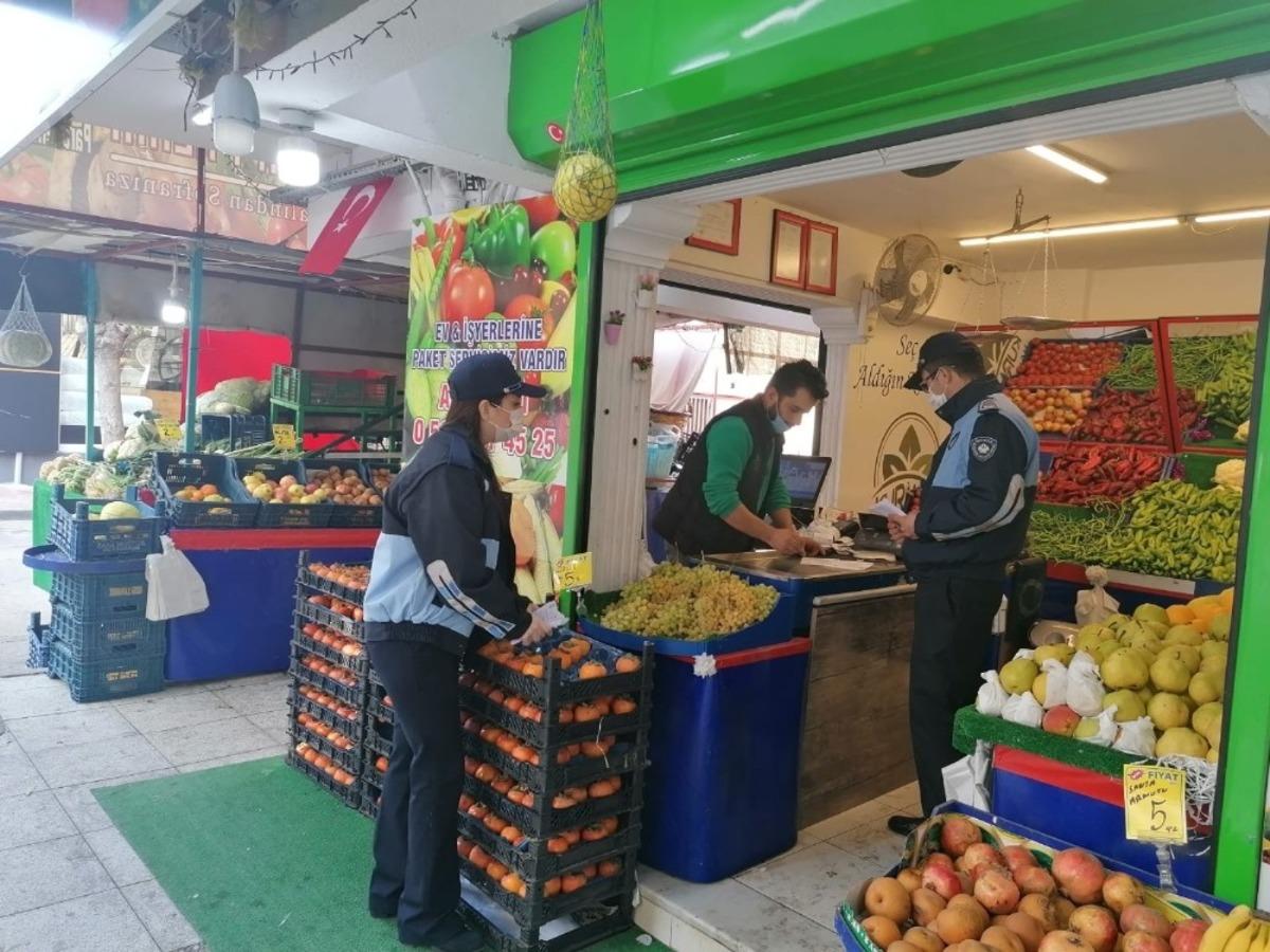 Manisa&rsquo;da zabıtadan Covid-19 bilgilendirmesi