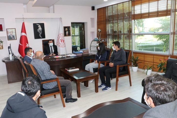 Şampiyon Bisikletçiler sevinçlerini Kabakcı ile paylaştılar G1