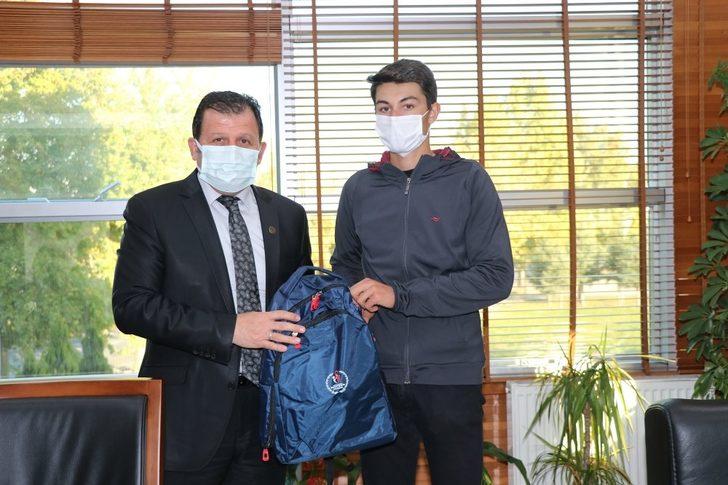 Şampiyon Bisikletçiler sevinçlerini Kabakcı ile paylaştılar G2