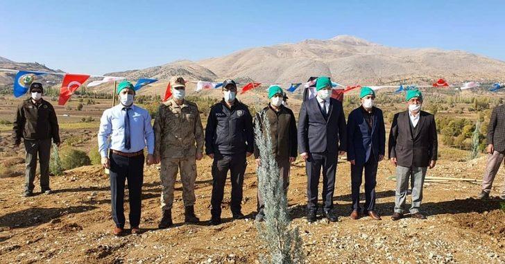 Çelikhan’da fidanlar toprakla buluşturuldu G1