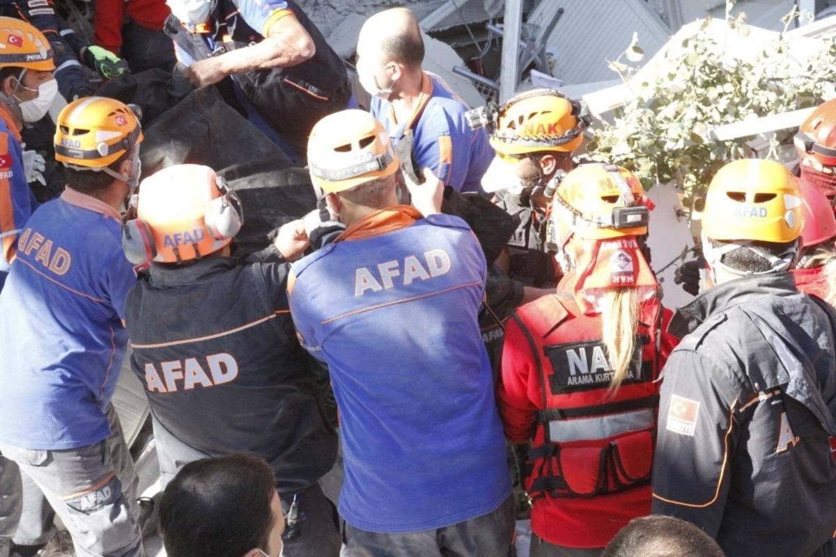 AFAD Afyonkarahisar ekibi İzmir&rsquo;den d&ouml;nd&uuml;