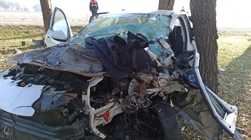 Kazada ağır yaralanan sürücü hayatını kaybetti