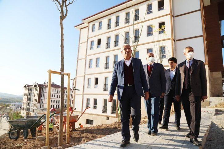 Başkan Güder, deprem konutlarını inceledi G2