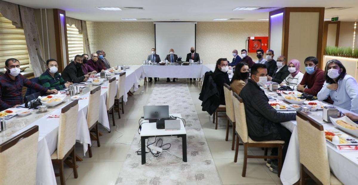 Vali Varol, basın mensuplarıyla bir araya geldi