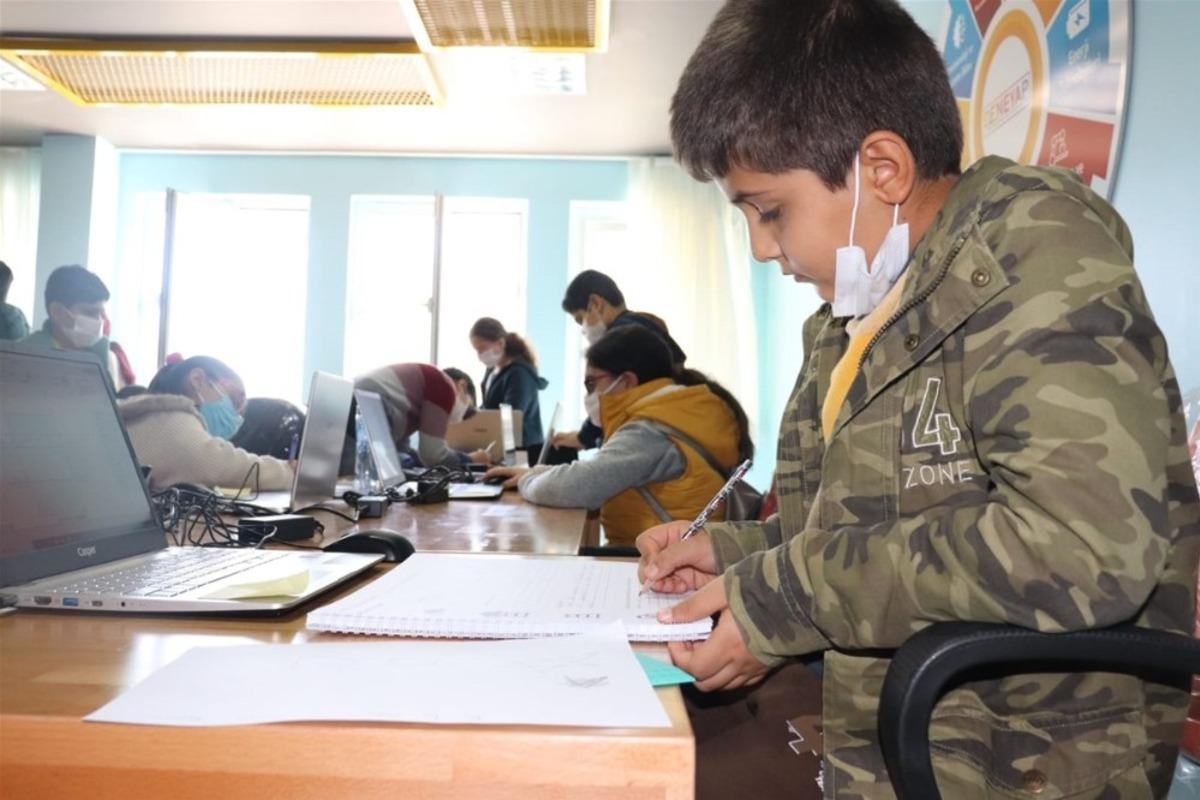 &Uuml;reten nesil eğitimlere başladı