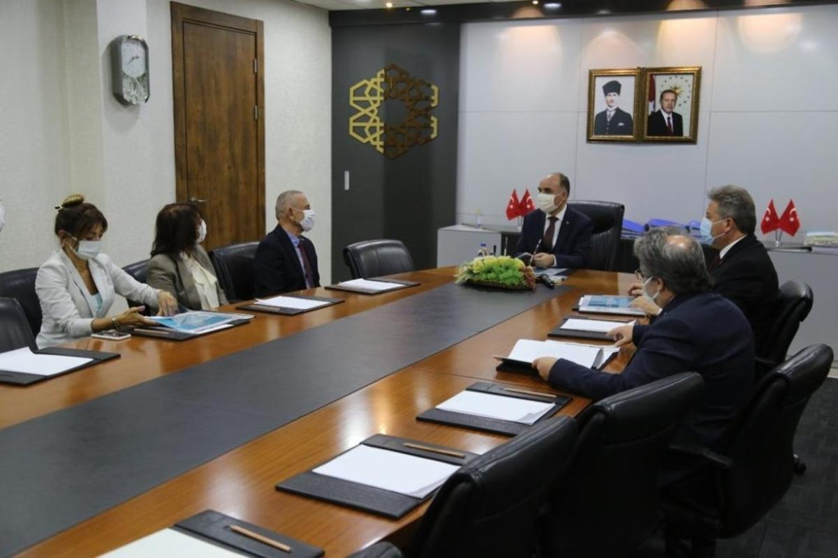 Vali G&uuml;naydın hayırsever kantarcı ailesi ile protokol imzaladı