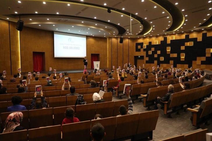 Merkezefendi Belediyesinden100 öğrenciye daha tablet desteği G2