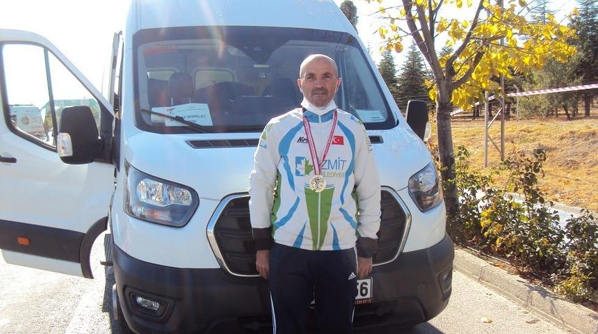 Bozdemir, MTB Dağ Bisiklet Şampiyonası&rsquo;nda altın madalya kazandı