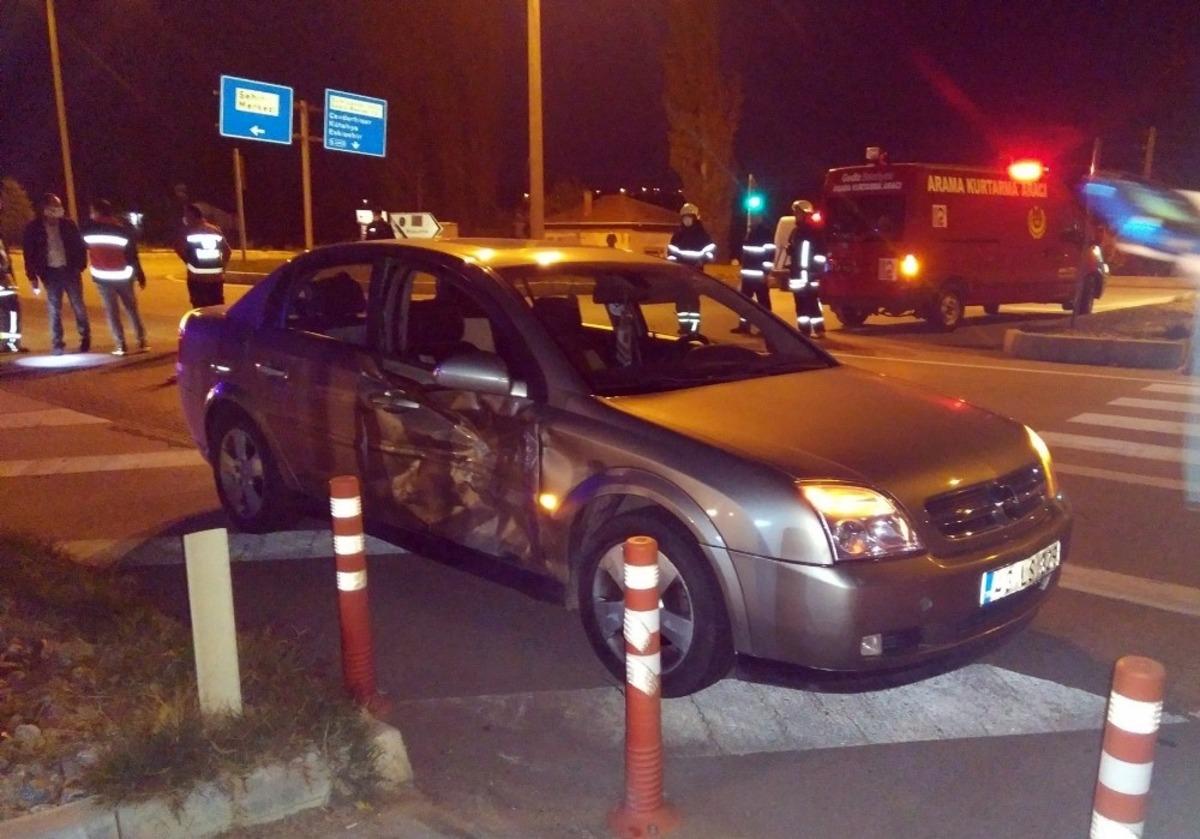 Gediz&rsquo;de trafik kazası: 2 yaralı
