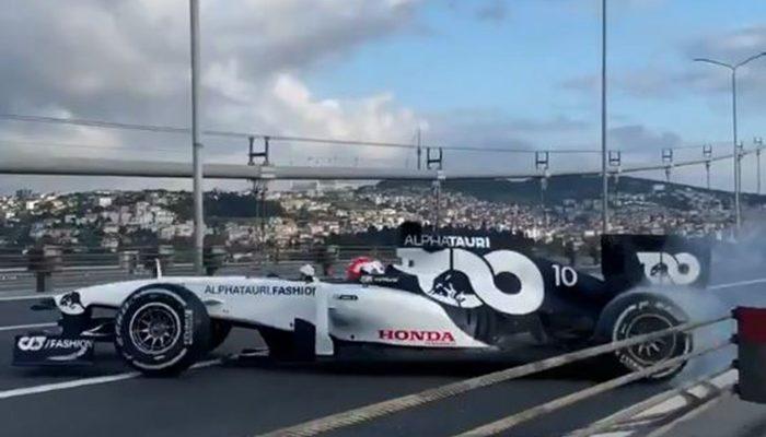 Formula 1 araçları İstanbul'un tarihi noktalarında