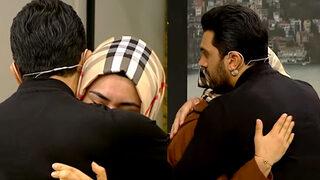 Gözyaşlarına boğulan Hanife'yi Bayhan sarılarak teselli etti