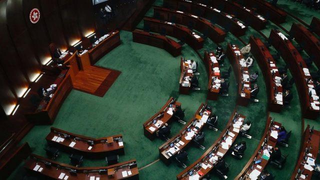 Hong Kong Parlamentosu'nun Çin kontrolündeki göstermelik bir yapı haline dönüştüğü eleştirileri var