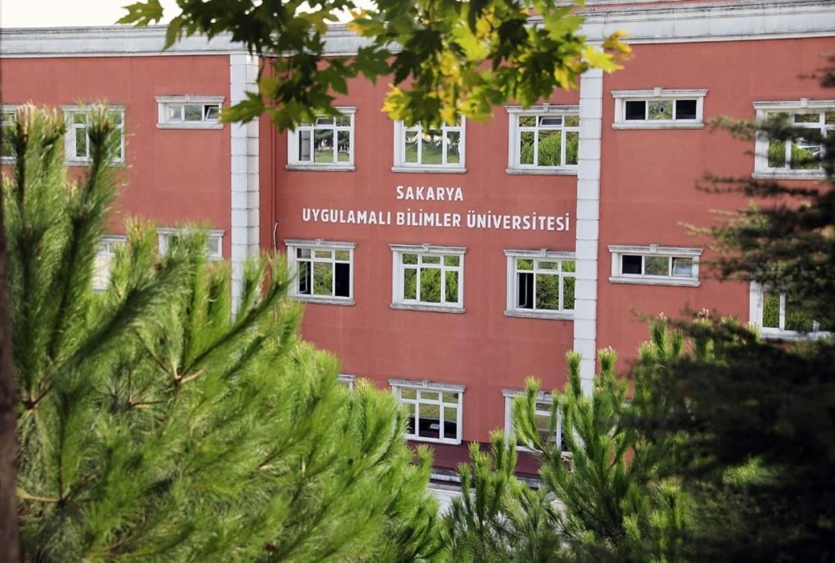 SUB&Uuml; 15 akademisyen alacak