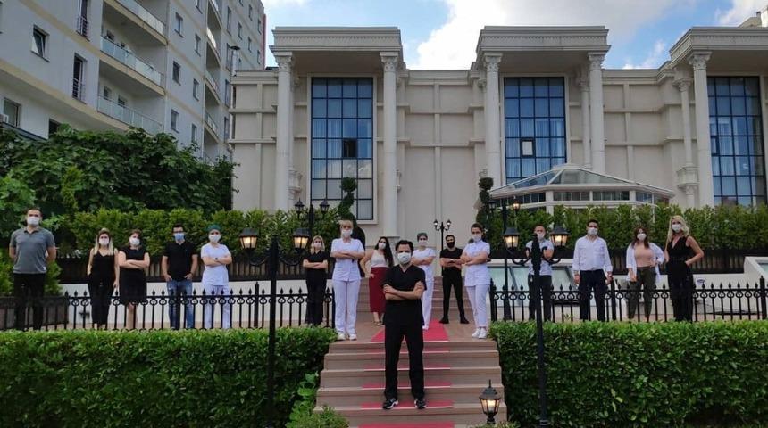 Esteticium uzmanlarından Dr. Heıdarloo:”Göğüs büyütme operasyonu emzirmeye mani olmaz”