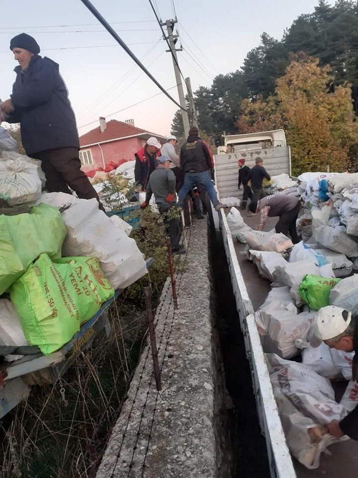 Depremzedelere Simav’dan odun yardımı G3