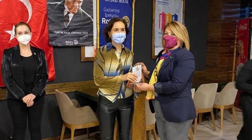 Dr. Belgin İkidağ&rsquo;a &uuml;st&uuml;n hizmet &ouml;d&uuml;l&uuml;