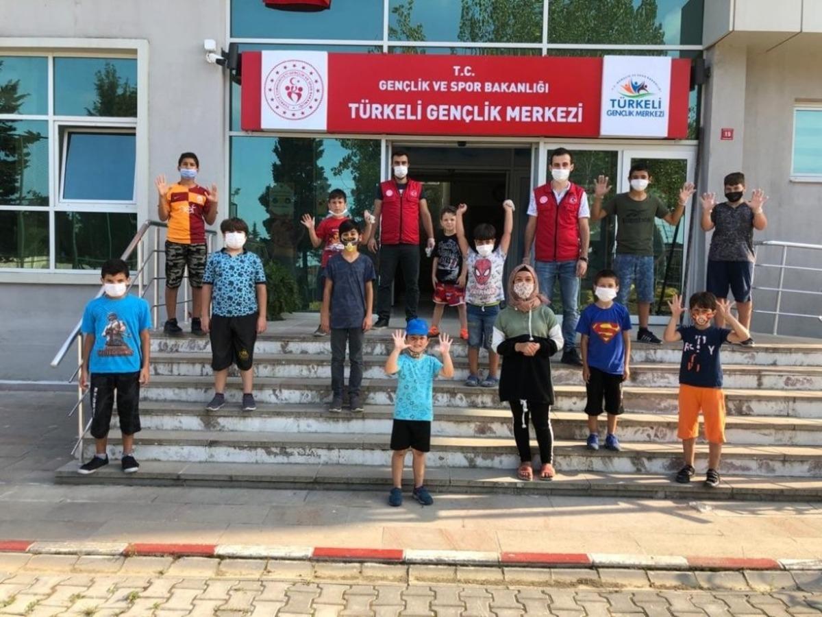 T&uuml;rkeli Gen&ccedil;lik Merkezi&rsquo;nden &ldquo;mavi kapak&rdquo; etkinliği