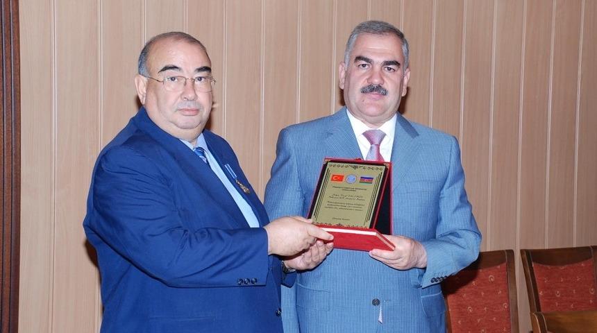 Y&uuml;cel Artantaş: &ldquo;Azerbaycan&rsquo;a zafer bayramı yaşatan kahramanları kutluyorum&rdquo;