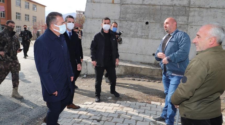 Vali Akbıyık&rsquo;tan engelliler derneğine ziyaret