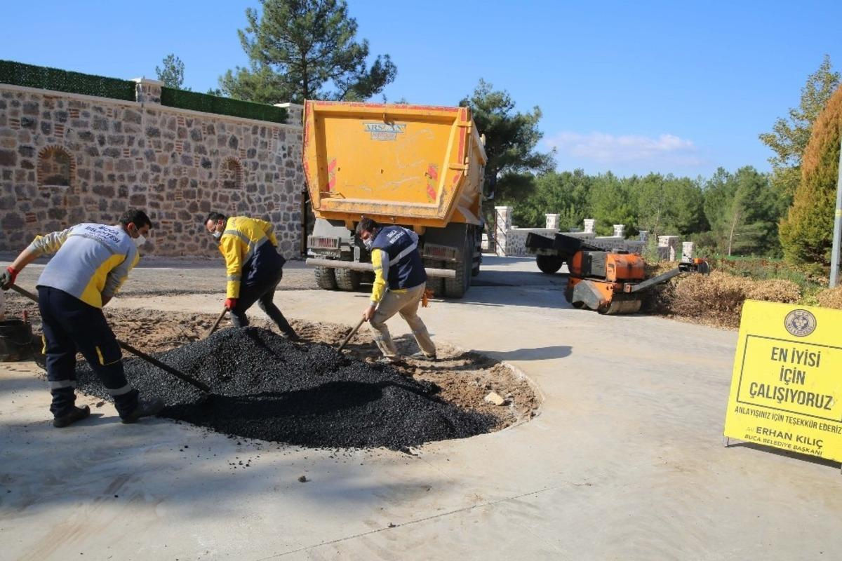 Buca&rsquo;da 15 futbol sahası b&uuml;y&uuml;kl&uuml;ğ&uuml;nde kilit parke d&ouml;şendi