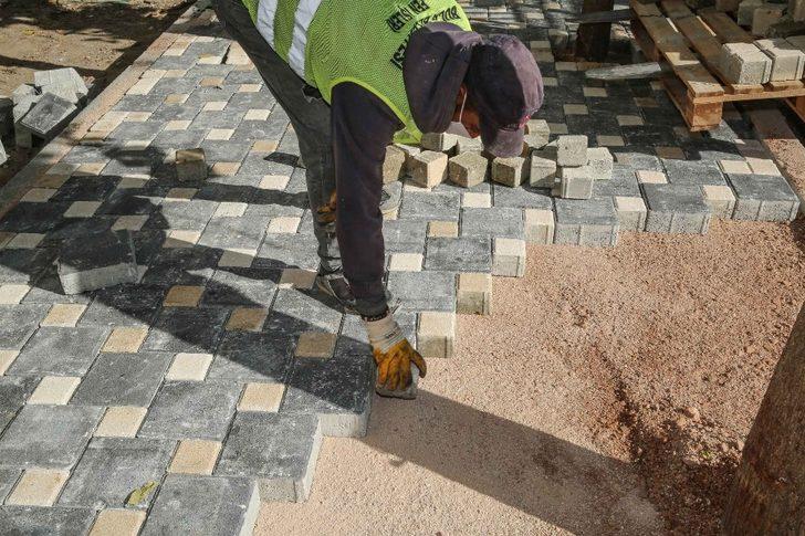 Buca’da 15 futbol sahası büyüklüğünde kilit parke döşendi G3