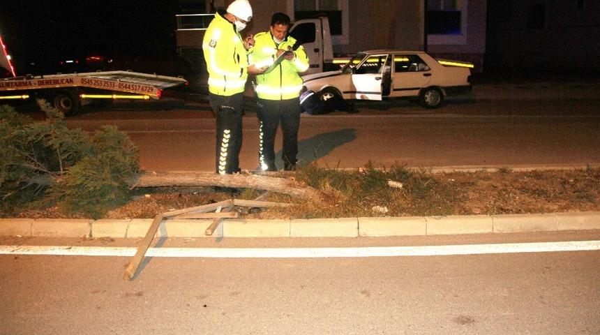 Konya’da otomobil ağaca çarptı: 1 yaralı