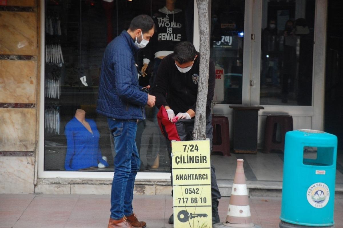 Ş&uuml;pheli &ccedil;antadan boş kavanozlar &ccedil;ıktı